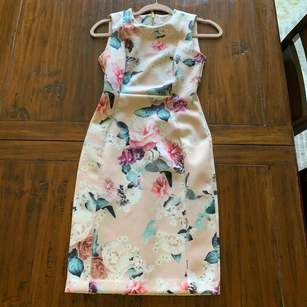 Beautiful Calvin Klein dress.